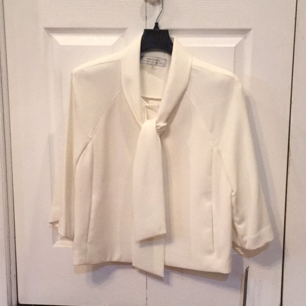 TAHARI Arthur S. Levine Blouse